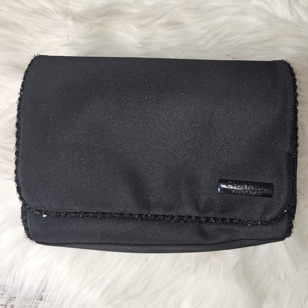 AUTHENTIC Chanel Parfums Cosmetics Makeup Clutch Bag Black NWOT - Picture 2 of 13